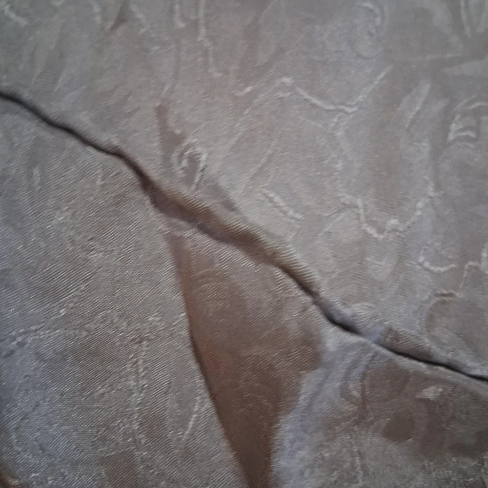 Elegant White Patterned Scarf
